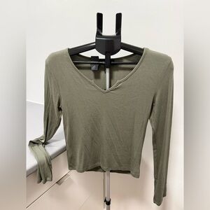 Streetwear Society Ribbed Long Sleeve V-Neck Top – Olive Green, Women’s Size XL
